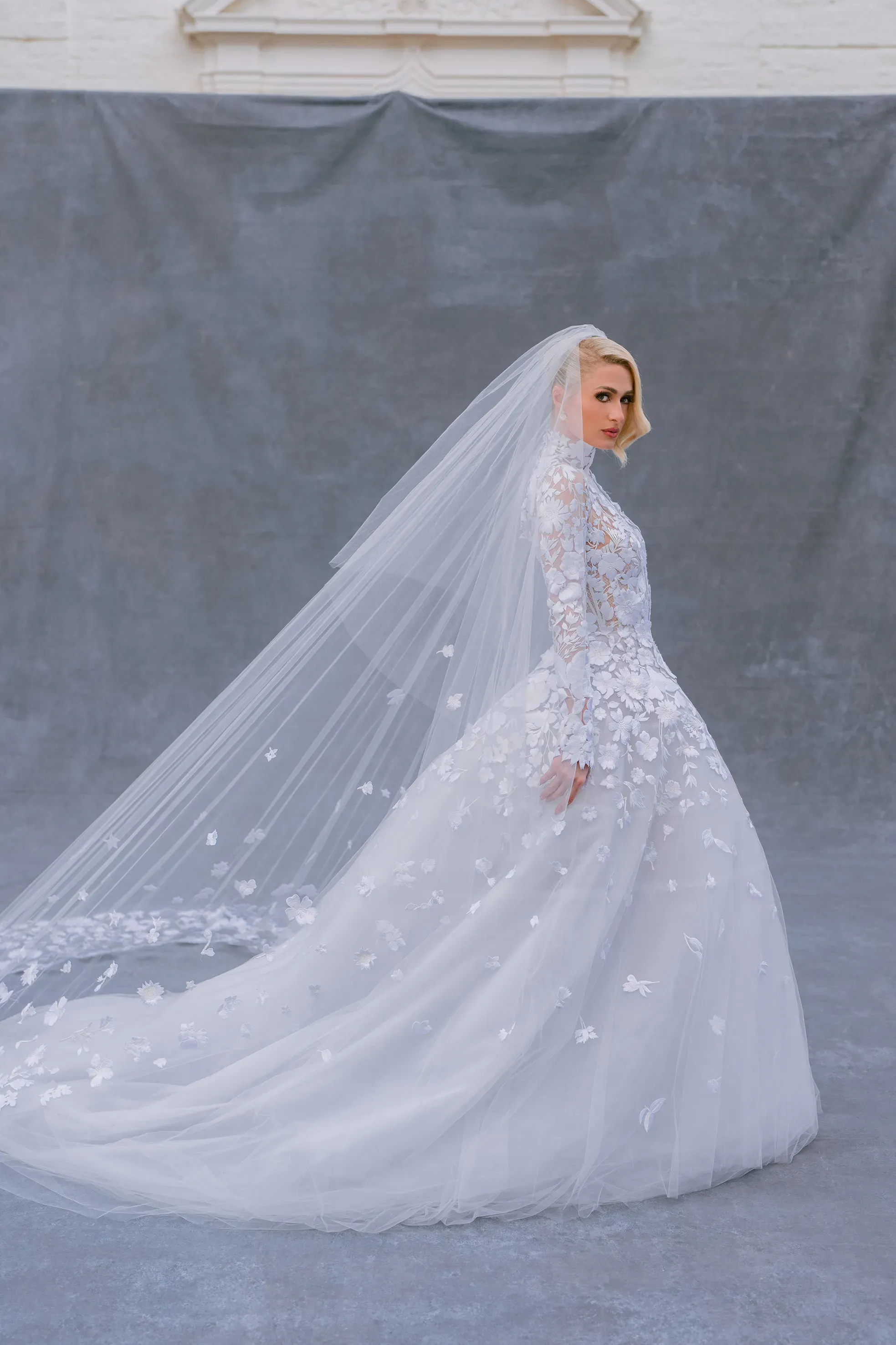 Paris Hilton in Oscar de la Renta - Ph Jose Villa